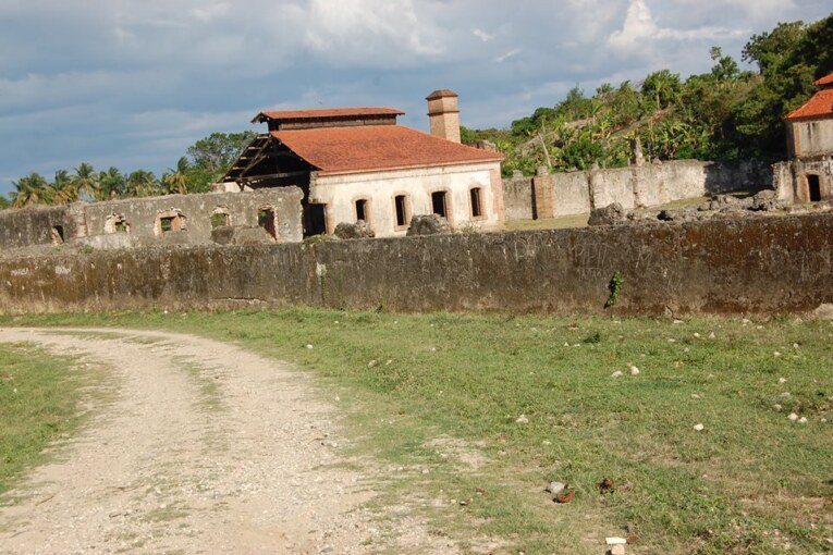 LA PLAZA DEL TIRANO